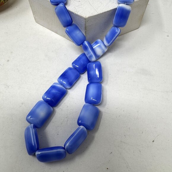 Vintage Glass Beads West German Rectangular Blue w/ White Swirls 27 Beads - Picture 5 of 6